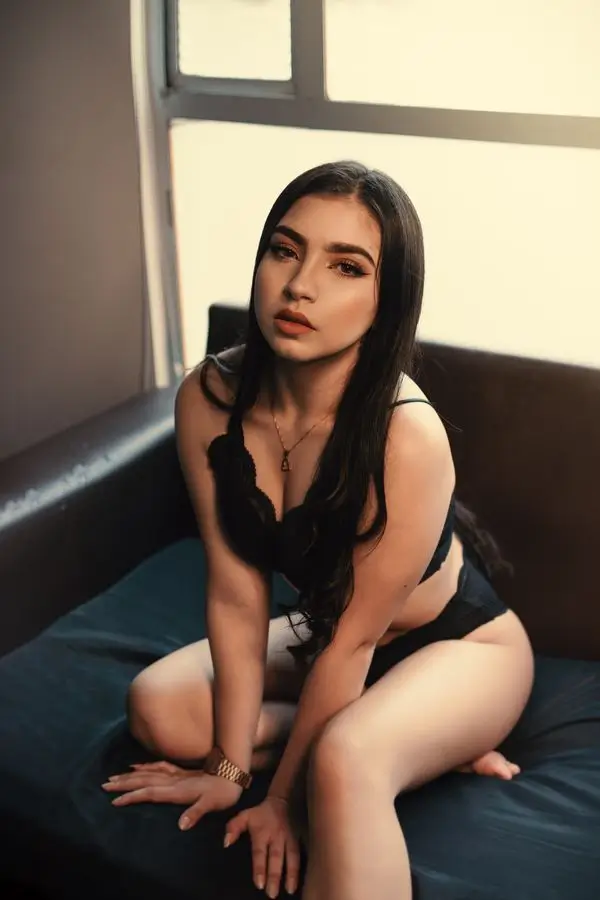 Luna call girls greater Noida portrait in black outfit
