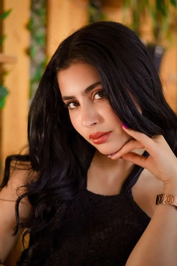 Profile photo of Rubina, call girl in Greater Noida wearing black outfit